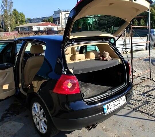 Черный Фольксваген Гольф, объемом двигателя 2 л и пробегом 230 тыс. км за 6500 $, фото 4 на Automoto.ua