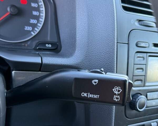 Чорний Фольксваген Гольф, об'ємом двигуна 1.4 л та пробігом 233 тис. км за 5800 $, фото 31 на Automoto.ua