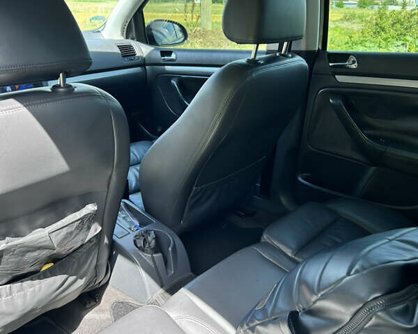 Чорний Фольксваген Гольф, об'ємом двигуна 1.6 л та пробігом 234 тис. км за 5800 $, фото 21 на Automoto.ua