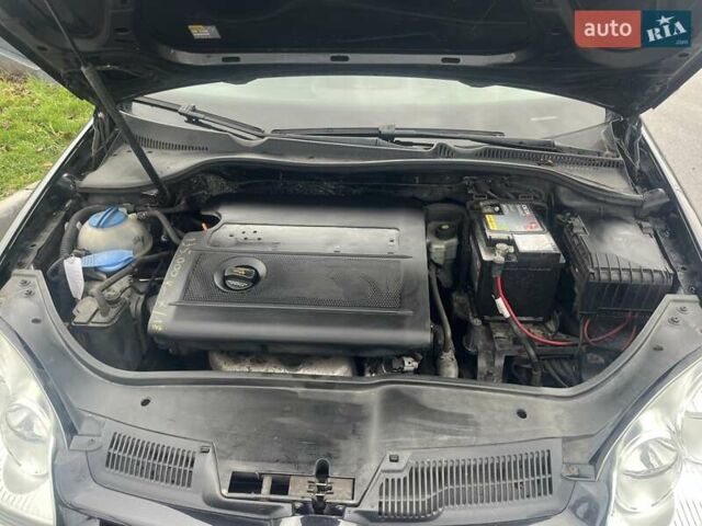 Черный Фольксваген Гольф, объемом двигателя 1.4 л и пробегом 226 тыс. км за 4450 $, фото 6 на Automoto.ua