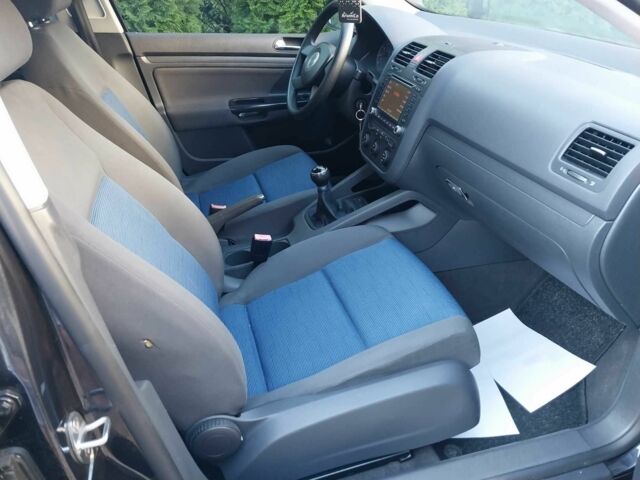 Черный Фольксваген Гольф, объемом двигателя 1.6 л и пробегом 223 тыс. км за 6400 $, фото 12 на Automoto.ua