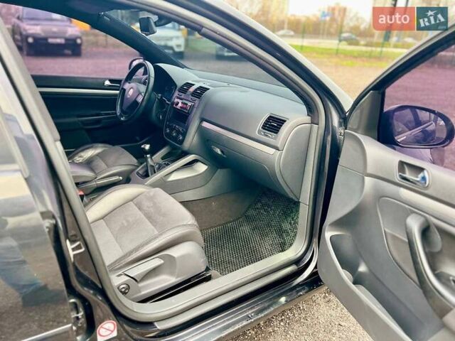 Чорний Фольксваген Гольф, об'ємом двигуна 1.97 л та пробігом 391 тис. км за 5800 $, фото 16 на Automoto.ua