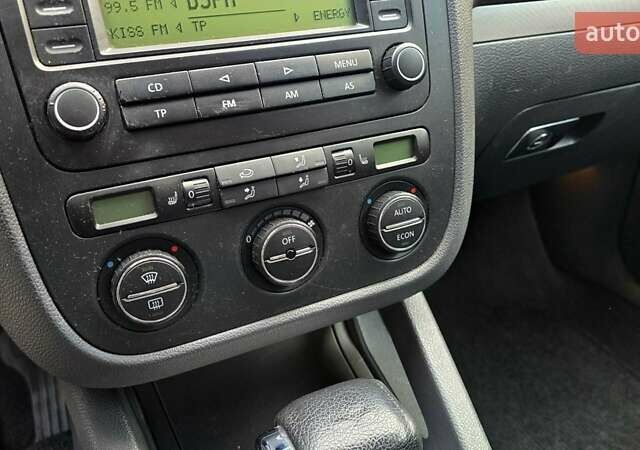 Чорний Фольксваген Гольф, об'ємом двигуна 1.6 л та пробігом 221 тис. км за 7399 $, фото 43 на Automoto.ua