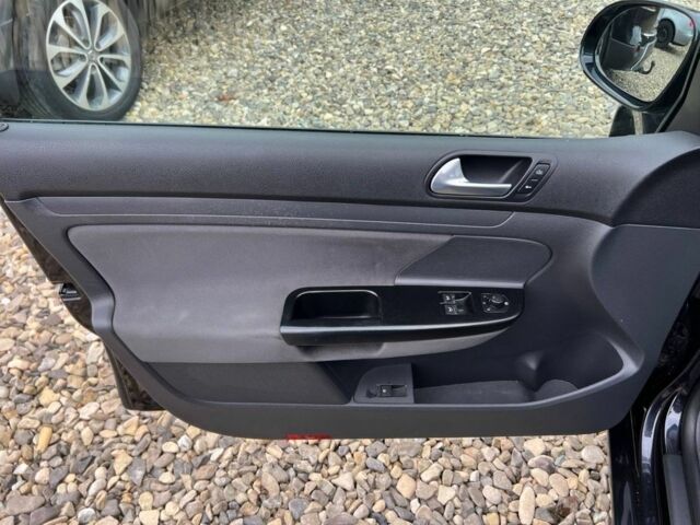 Черный Фольксваген Гольф, объемом двигателя 1.6 л и пробегом 191 тыс. км за 5499 $, фото 6 на Automoto.ua