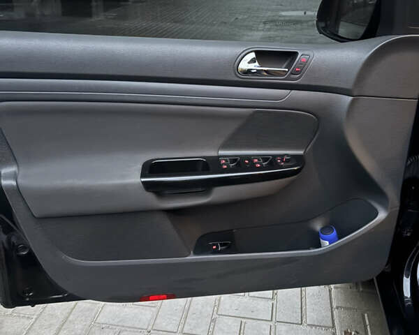 Чорний Фольксваген Гольф, об'ємом двигуна 1.6 л та пробігом 217 тис. км за 6000 $, фото 12 на Automoto.ua