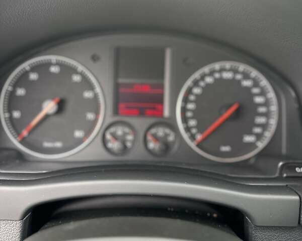 Фольксваген Гольф 2005 в Черновцах на Automoto.ua Черный Фольксваген Гольф, объемом двигателя 1.6 л и пробегом 125 тыс. км за 6300 $, фото 9 на Automoto.ua