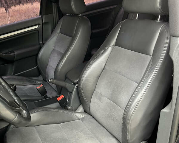 Черный Фольксваген Гольф, объемом двигателя 2 л и пробегом 330 тыс. км за 5700 $, фото 23 на Automoto.ua