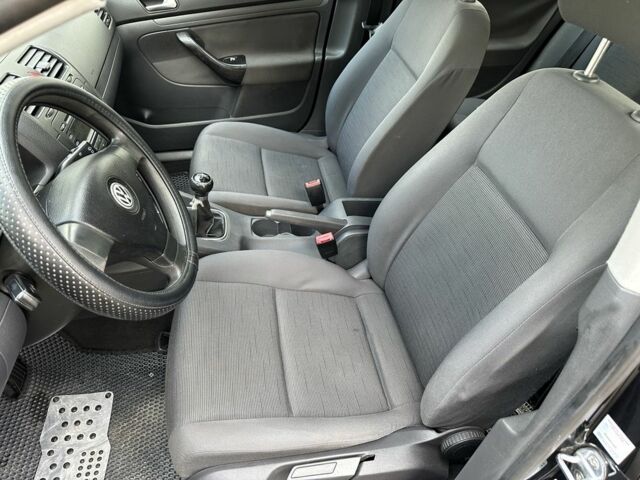 Фольксваген Гольф 2005 в Немирове на Automoto.ua Черный Фольксваген Гольф, объемом двигателя 1.9 л и пробегом 350 тыс. км за 5450 $, фото 11 на Automoto.ua