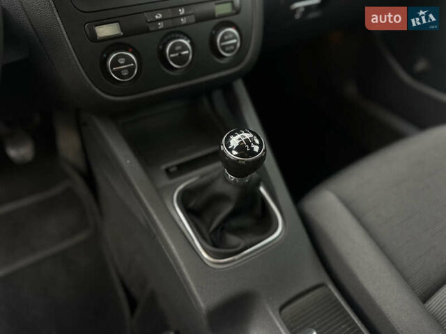 Чорний Фольксваген Гольф, об'ємом двигуна 1.4 л та пробігом 237 тис. км за 5100 $, фото 30 на Automoto.ua