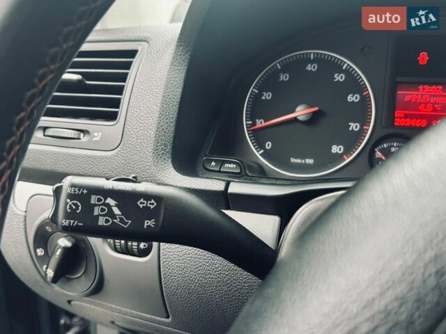 Черный Фольксваген Гольф, объемом двигателя 1.4 л и пробегом 205 тыс. км за 5900 $, фото 3 на Automoto.ua