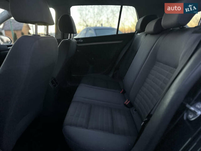 Черный Фольксваген Гольф, объемом двигателя 1.4 л и пробегом 271 тыс. км за 5700 $, фото 32 на Automoto.ua