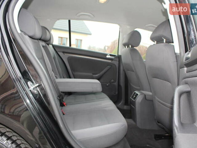 Чорний Фольксваген Гольф, об'ємом двигуна 1.6 л та пробігом 205 тис. км за 5690 $, фото 65 на Automoto.ua