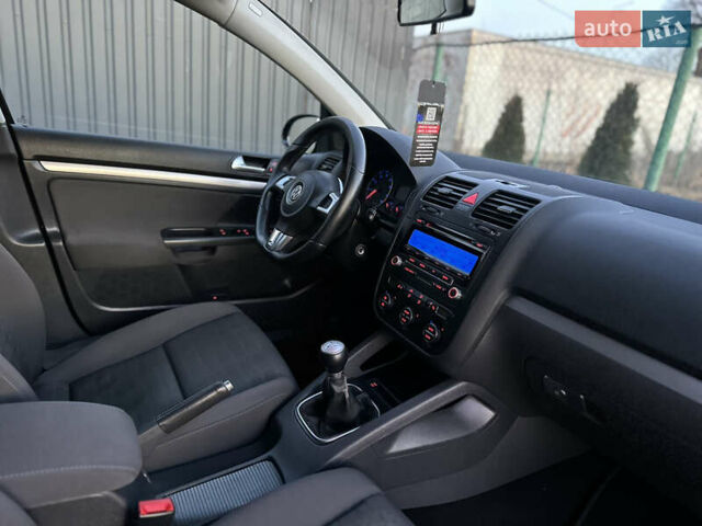 Черный Фольксваген Гольф, объемом двигателя 1.4 л и пробегом 271 тыс. км за 5700 $, фото 39 на Automoto.ua