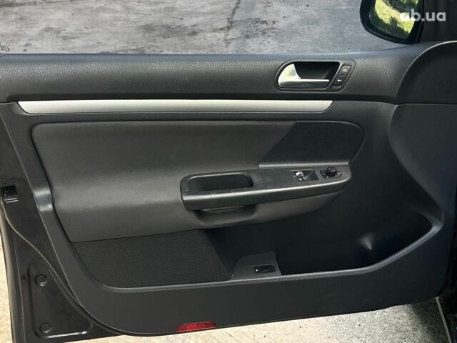 Чорний Фольксваген Гольф, об'ємом двигуна 1.6 л та пробігом 255 тис. км за 4990 $, фото 14 на Automoto.ua