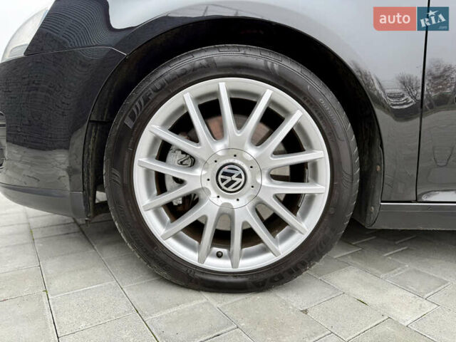 Чорний Фольксваген Гольф, об'ємом двигуна 1.4 л та пробігом 142 тис. км за 7799 $, фото 13 на Automoto.ua