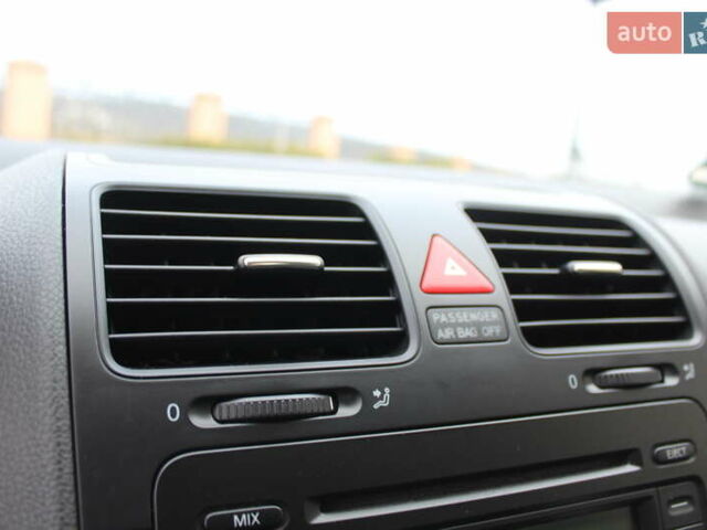 Чорний Фольксваген Гольф, об'ємом двигуна 1.6 л та пробігом 205 тис. км за 5790 $, фото 48 на Automoto.ua