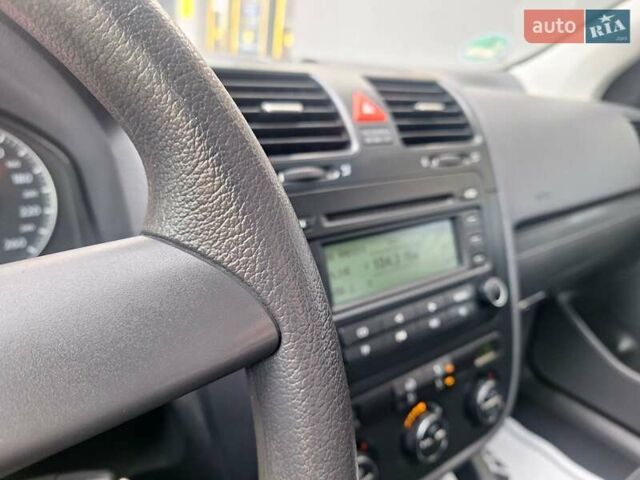 Чорний Фольксваген Гольф, об'ємом двигуна 1.6 л та пробігом 220 тис. км за 6750 $, фото 60 на Automoto.ua