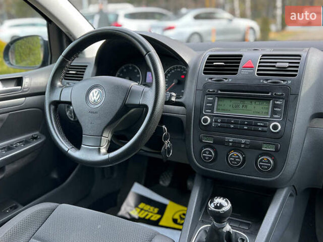 Чорний Фольксваген Гольф, об'ємом двигуна 1.6 л та пробігом 256 тис. км за 5999 $, фото 15 на Automoto.ua