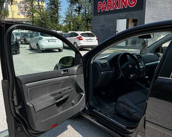 Чорний Фольксваген Гольф, об'ємом двигуна 1.4 л та пробігом 257 тис. км за 6100 $, фото 12 на Automoto.ua