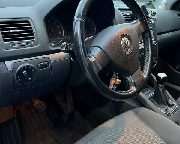 Черный Фольксваген Гольф, объемом двигателя 1.6 л и пробегом 195 тыс. км за 5900 $, фото 10 на Automoto.ua