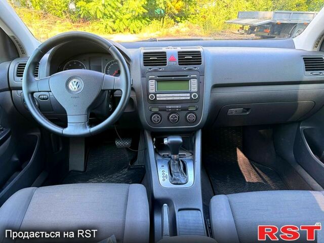 Черный Фольксваген Гольф, объемом двигателя 1.6 л и пробегом 147 тыс. км за 6500 $, фото 10 на Automoto.ua