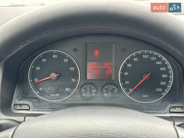 Черный Фольксваген Гольф, объемом двигателя 1.4 л и пробегом 187 тыс. км за 6500 $, фото 70 на Automoto.ua
