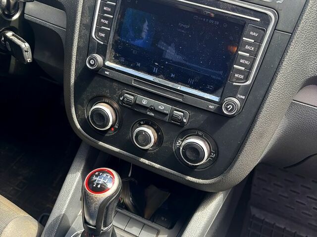 Черный Фольксваген Гольф, объемом двигателя 1.9 л и пробегом 280 тыс. км за 6700 $, фото 4 на Automoto.ua