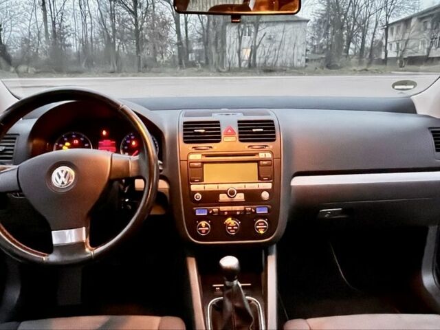 Чорний Фольксваген Гольф, об'ємом двигуна 1.4 л та пробігом 244 тис. км за 5550 $, фото 7 на Automoto.ua