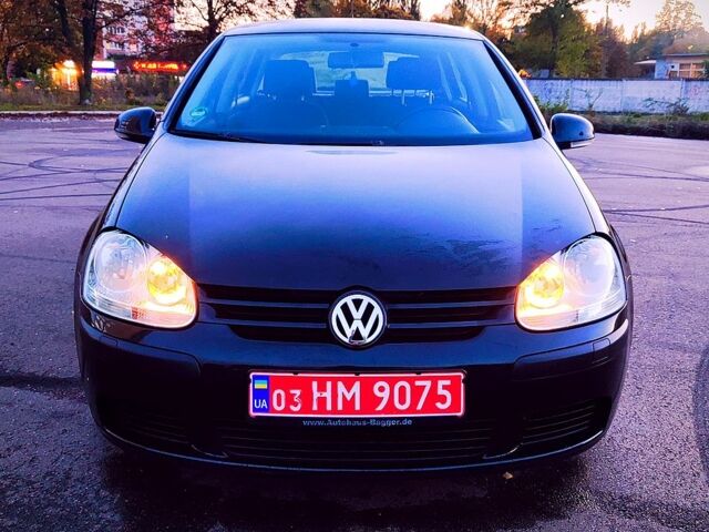 Черный Фольксваген Гольф, объемом двигателя 1.6 л и пробегом 223 тыс. км за 5350 $, фото 1 на Automoto.ua