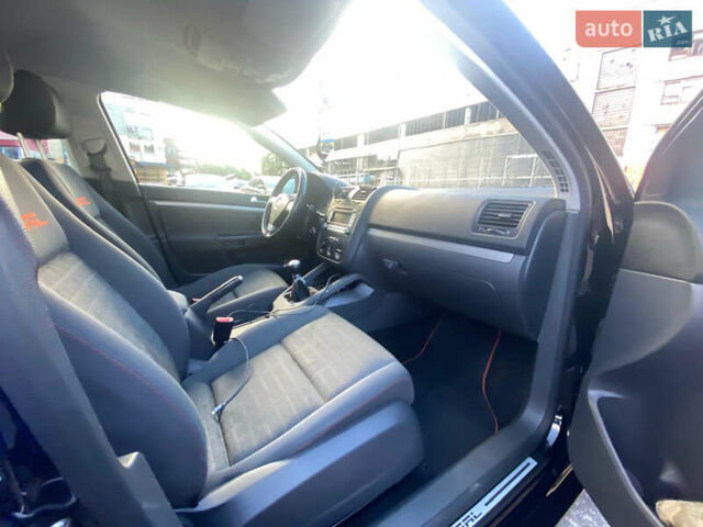 Чорний Фольксваген Гольф, об'ємом двигуна 1.6 л та пробігом 210 тис. км за 6000 $, фото 11 на Automoto.ua