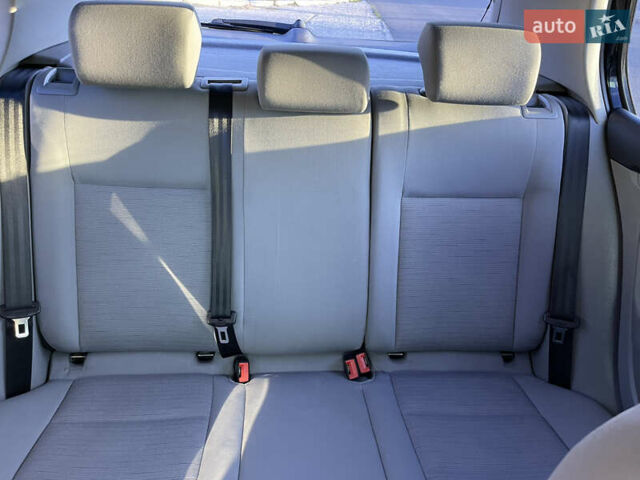 Черный Фольксваген Гольф, объемом двигателя 1.6 л и пробегом 138 тыс. км за 6500 $, фото 17 на Automoto.ua