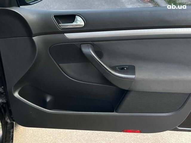 Чорний Фольксваген Гольф, об'ємом двигуна 1.6 л та пробігом 255 тис. км за 4990 $, фото 28 на Automoto.ua