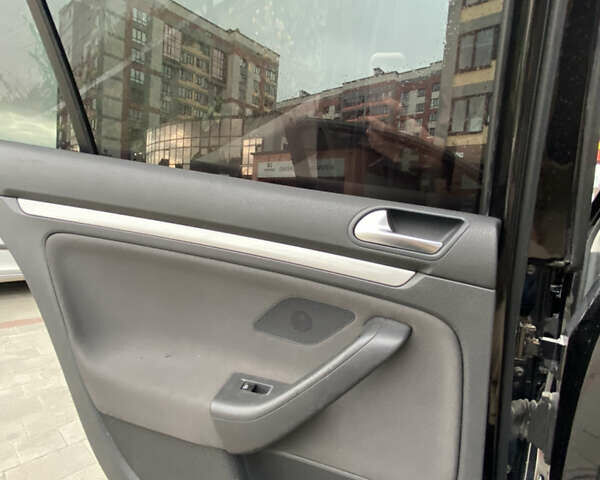 Чорний Фольксваген Гольф, об'ємом двигуна 1.6 л та пробігом 190 тис. км за 6032 $, фото 16 на Automoto.ua