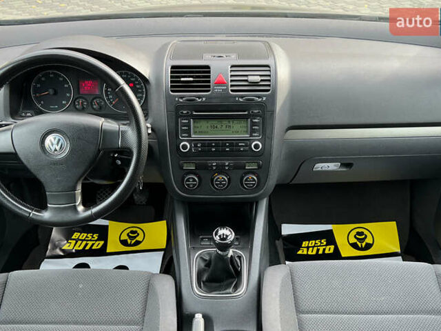 Чорний Фольксваген Гольф, об'ємом двигуна 1.6 л та пробігом 256 тис. км за 5999 $, фото 11 на Automoto.ua