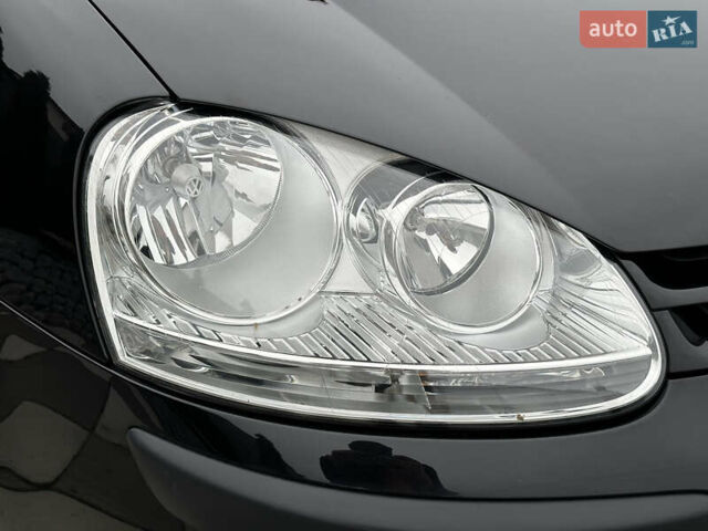 Черный Фольксваген Гольф, объемом двигателя 1.4 л и пробегом 187 тыс. км за 6500 $, фото 12 на Automoto.ua