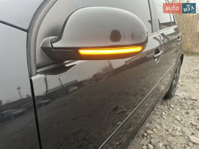 Черный Фольксваген Гольф, объемом двигателя 1.6 л и пробегом 186 тыс. км за 6600 $, фото 9 на Automoto.ua