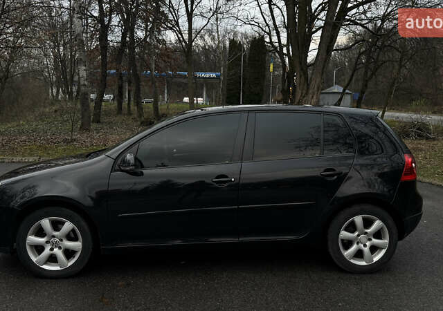 Черный Фольксваген Гольф, объемом двигателя 1.6 л и пробегом 200 тыс. км за 6900 $, фото 4 на Automoto.ua
