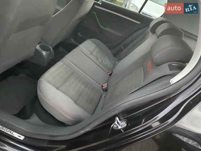 Черный Фольксваген Гольф, объемом двигателя 1.6 л и пробегом 246 тыс. км за 5200 $, фото 10 на Automoto.ua