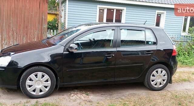 Черный Фольксваген Гольф, объемом двигателя 1.39 л и пробегом 298 тыс. км за 5500 $, фото 1 на Automoto.ua