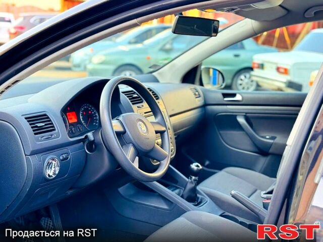 Чорний Фольксваген Гольф, об'ємом двигуна 1.6 л та пробігом 180 тис. км за 6400 $, фото 4 на Automoto.ua