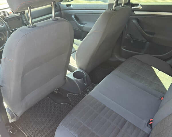 Чорний Фольксваген Гольф, об'ємом двигуна 1.39 л та пробігом 230 тис. км за 5950 $, фото 8 на Automoto.ua