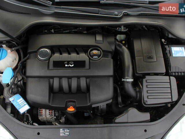 Чорний Фольксваген Гольф, об'ємом двигуна 1.6 л та пробігом 205 тис. км за 5790 $, фото 89 на Automoto.ua