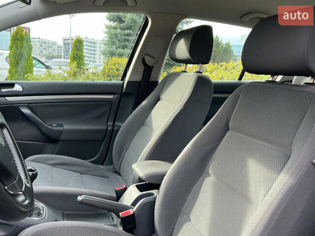 Чорний Фольксваген Гольф, об'ємом двигуна 1.6 л та пробігом 256 тис. км за 5999 $, фото 8 на Automoto.ua