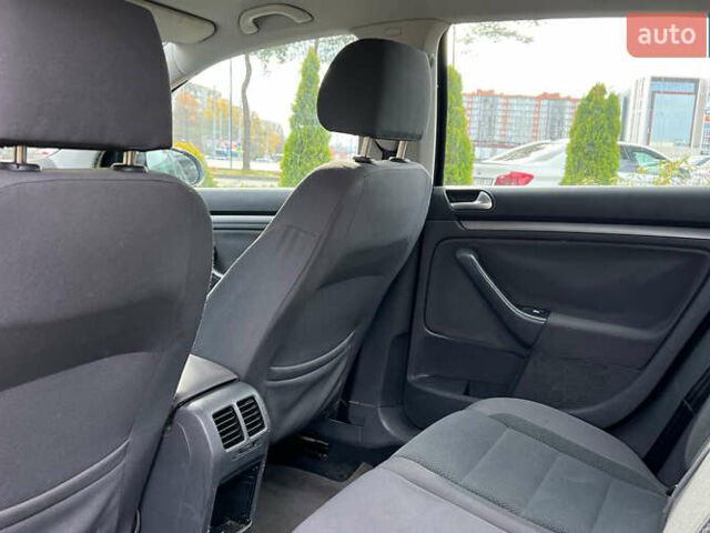 Чорний Фольксваген Гольф, об'ємом двигуна 1.6 л та пробігом 256 тис. км за 5999 $, фото 16 на Automoto.ua