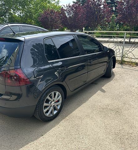 Чорний Фольксваген Гольф, об'ємом двигуна 1.4 л та пробігом 230 тис. км за 5300 $, фото 1 на Automoto.ua