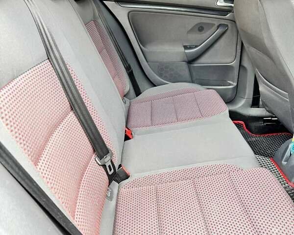 Черный Фольксваген Гольф, объемом двигателя 1.4 л и пробегом 205 тыс. км за 6500 $, фото 13 на Automoto.ua