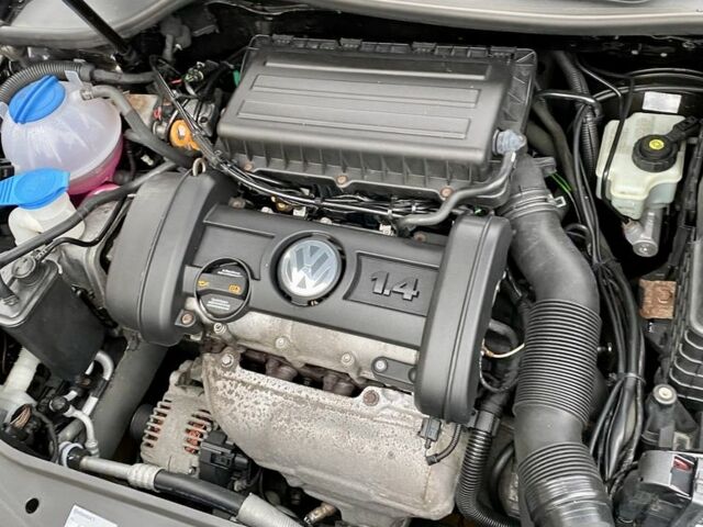 Чорний Фольксваген Гольф, об'ємом двигуна 1.4 л та пробігом 230 тис. км за 5777 $, фото 21 на Automoto.ua