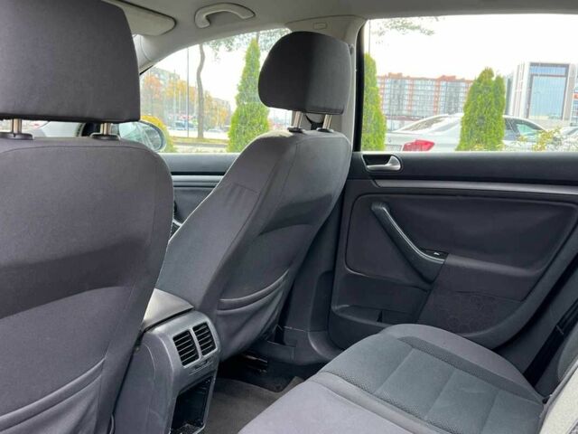 Чорний Фольксваген Гольф, об'ємом двигуна 1.6 л та пробігом 256 тис. км за 5999 $, фото 16 на Automoto.ua