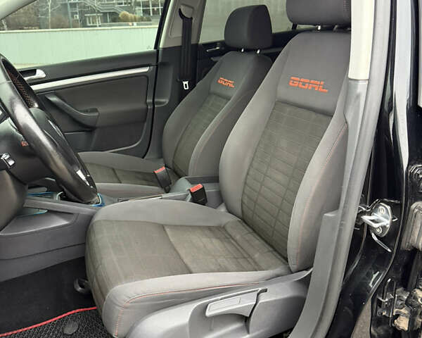 Черный Фольксваген Гольф, объемом двигателя 1.39 л и пробегом 260 тыс. км за 4999 $, фото 15 на Automoto.ua