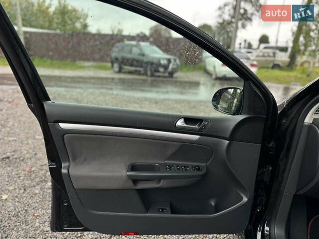 Черный Фольксваген Гольф, объемом двигателя 1.6 л и пробегом 221 тыс. км за 6600 $, фото 22 на Automoto.ua